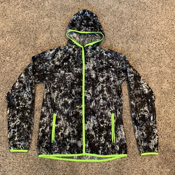 NB Lightweight Hooded Jacket in splashy black/white print neon green accents - Picture 2 of 16